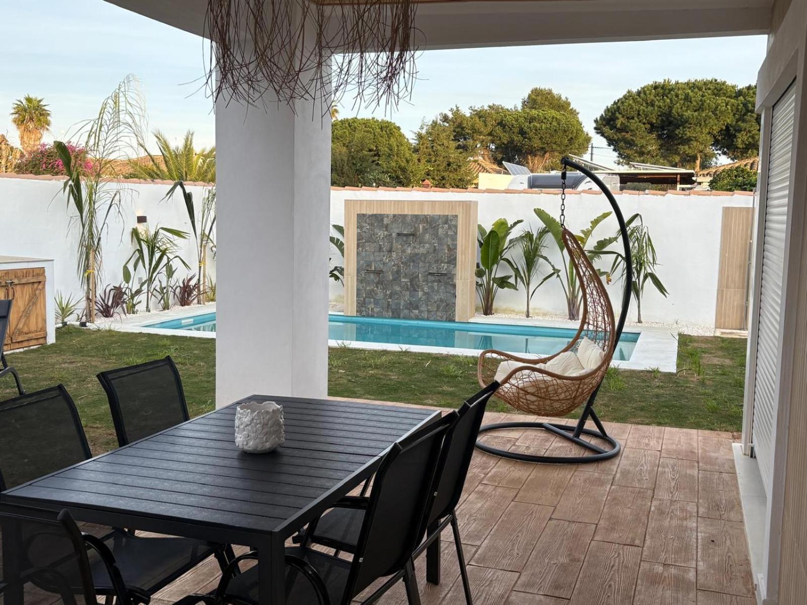 Ferienhaus Guacamayos De La Barrosa, Piscina Privada Y Cerca Del Mar
